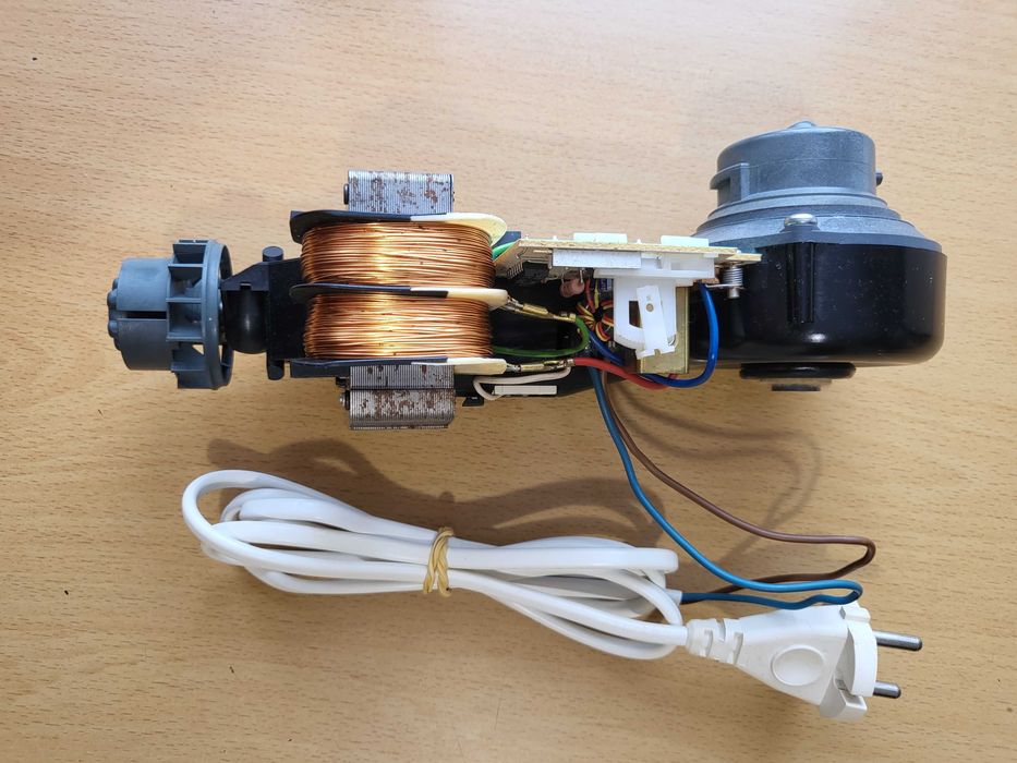 Silnik Bosch ProfiMixx 44 (MUM4) – 500W | cztery prędkości, reduktor