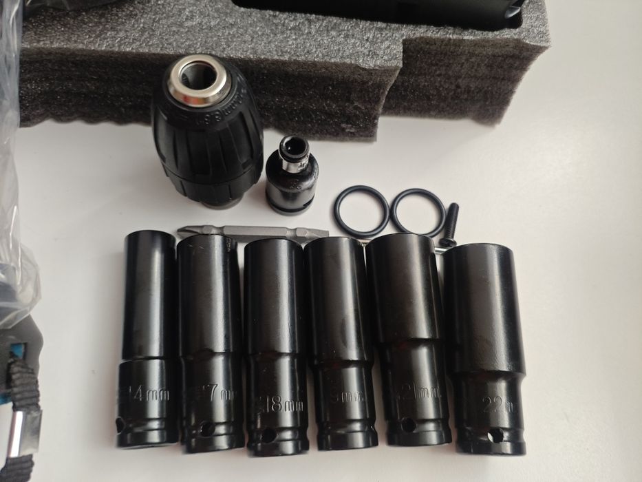 Klucz udarowy Gisam 1800nm + 2x bateria + nasadki udarowe/akcesoria