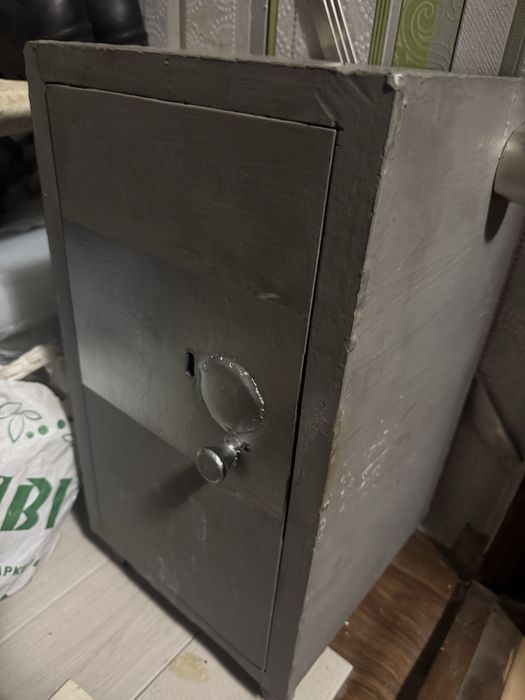 сейф металический