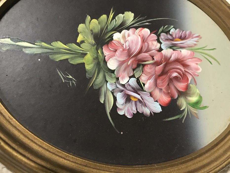 Quadros e loiça decorativa de parede