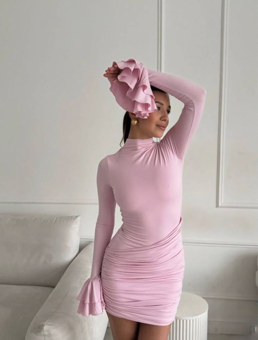 Сукня жіноча стильна з воланами