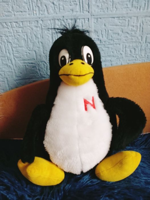 Pingwin nux maskotka linux