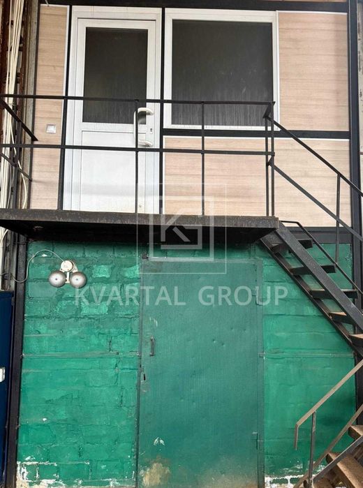 В продажу ВЕЛИКЕ комерційне приміщення