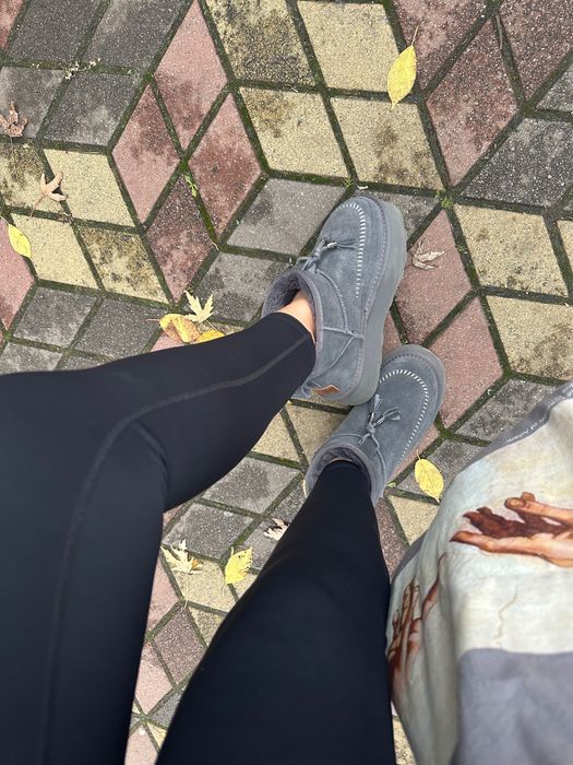 Уги 39 розмір  нові одягнені один раз сірі графіт