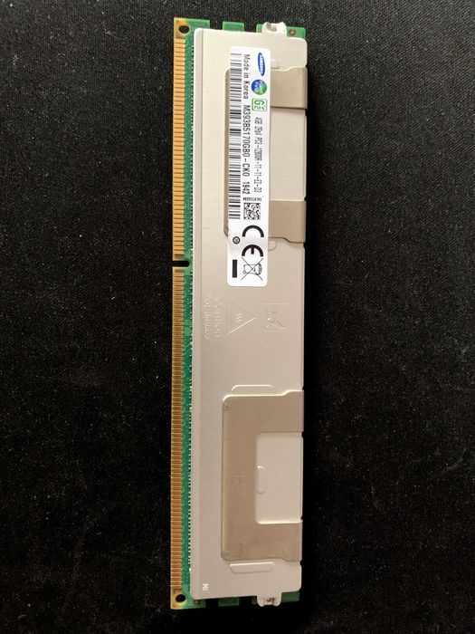 Серверная оперативная память Samsung DDR3 4GB 1600 МГц