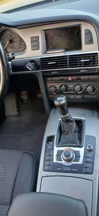 Автомобіль Audi A6