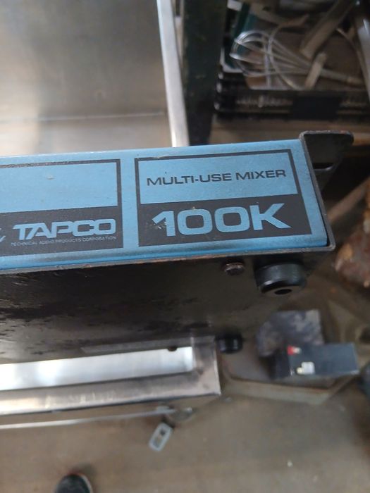 Tenho para venda  multi use mixer marca AKG