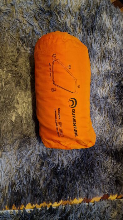 Самонадувний  туристичний килимок.