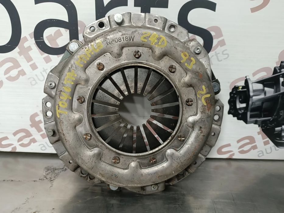 EMBRAIAGEM (DISCO + PRENSA) TOYOTA HIACE / HILUX 2.4D 92-98