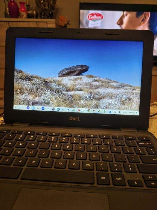Sprzedam laptop Dell Chrome