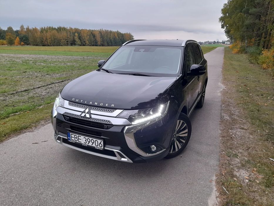 Mitsubishi Outlander Mitsubishi Outlander Instyle Plus 4WD stan idealny