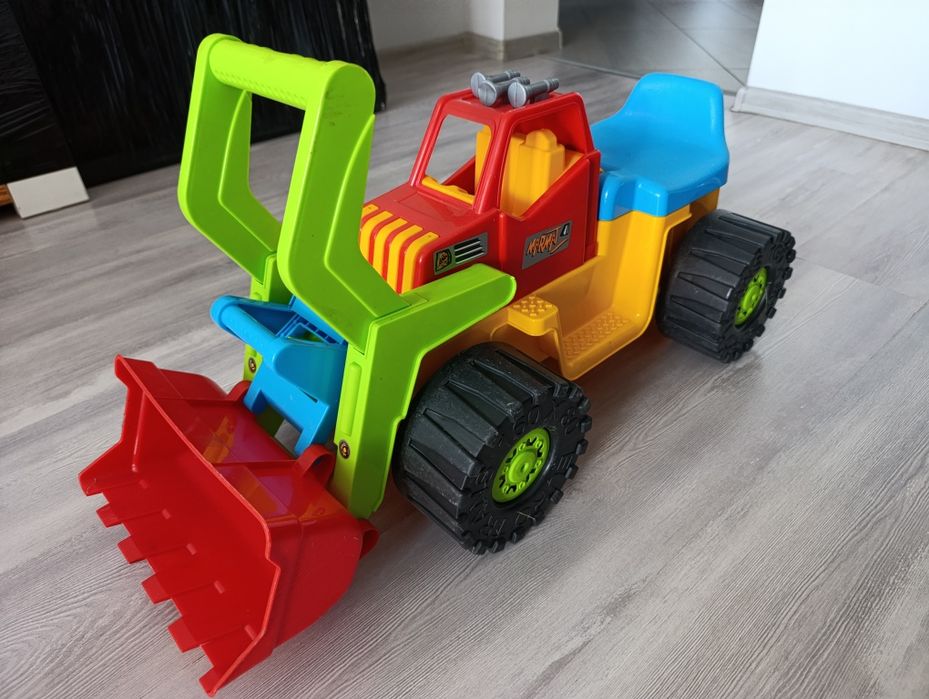 Koparka chodzik zabawka do piasku