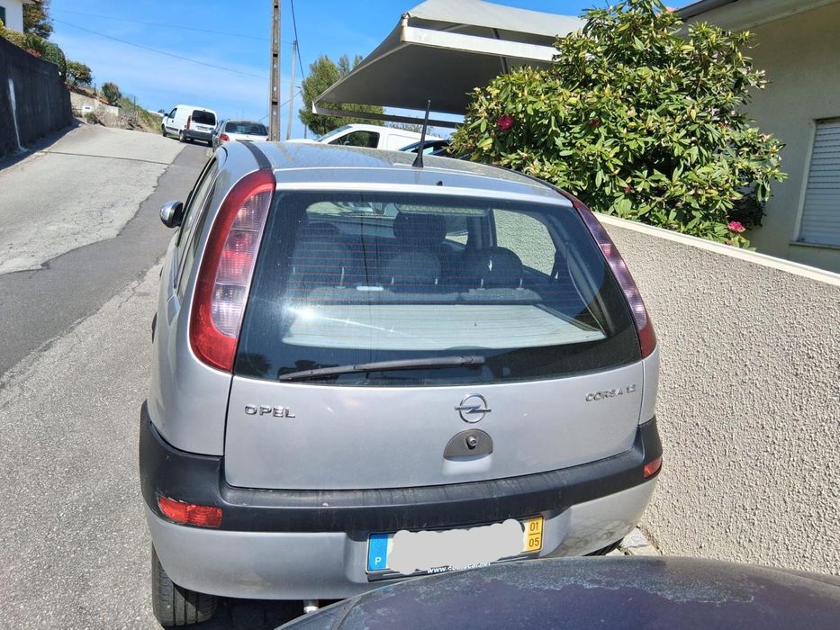 Opel Corsa Ano 2001 com 180 mil km