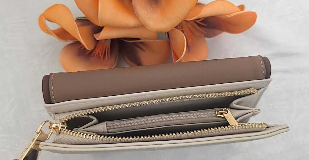 carteira feminina, elegante, nova sem etiqueta - pacomartinez