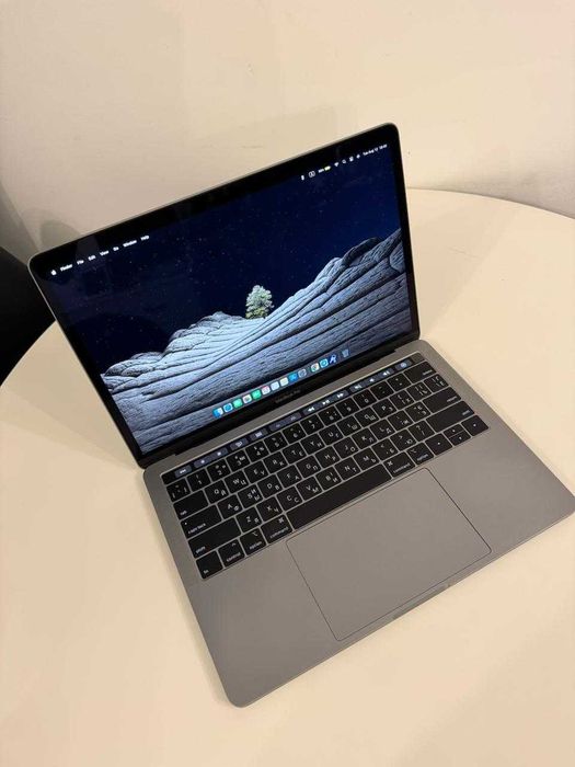 Продаю свій MacBook Pro 13" (2019) – Ідеальний стан