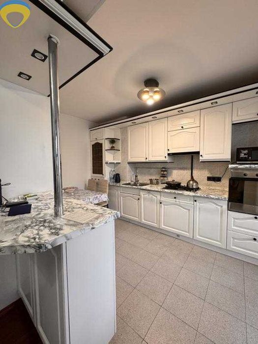 Продається 5-кімнатна квартира для великої родини, 98 м² на Таїрова, вул. Ільфа та Петрова