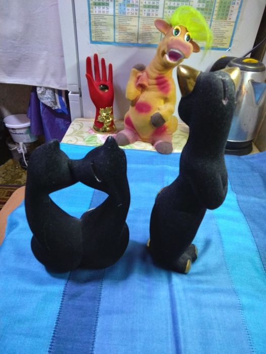 Статуетки-скарбнички