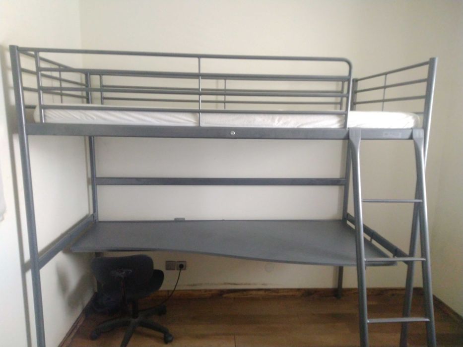 SVÄRTA loft bed frame prateado