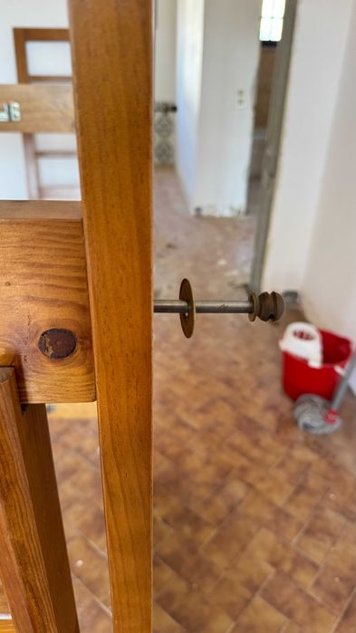 Beliche para criança ou adulto em boa madeira maciça, muito bom estado