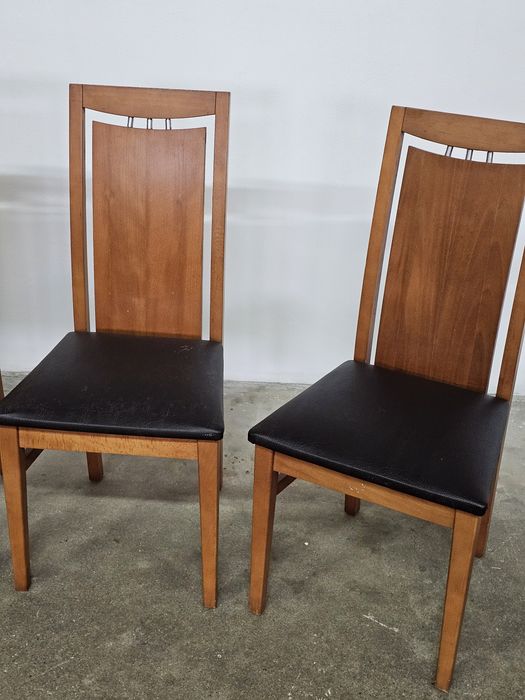 Conjunto de 4 Cadeiras em Madeira Maciça com Assento Estofado