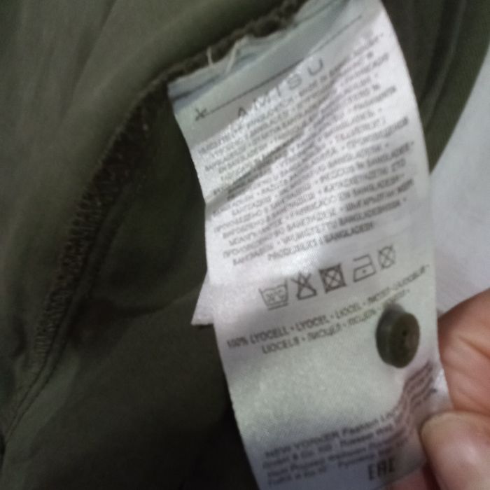 Camisa verde com bordados nas costas Tam L