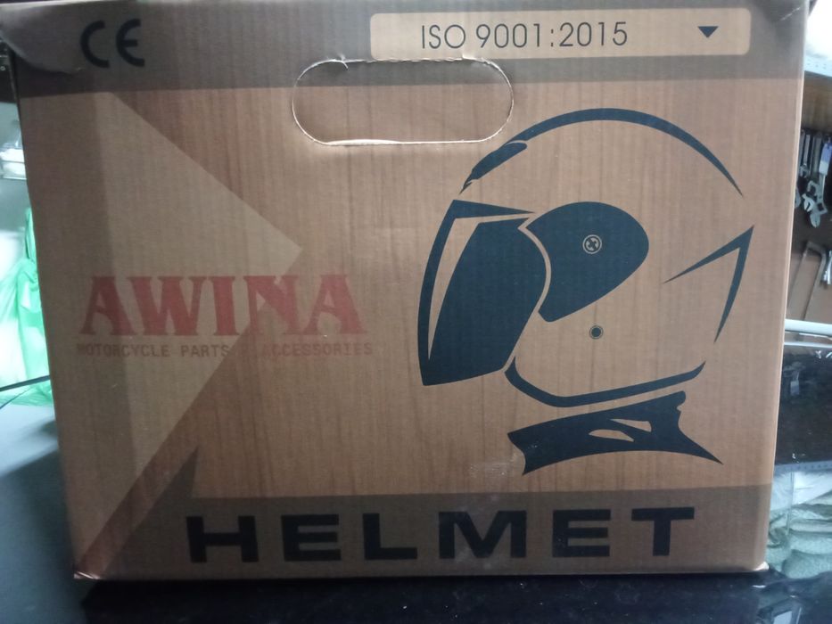 Capacete novo ainda em caixa Awina