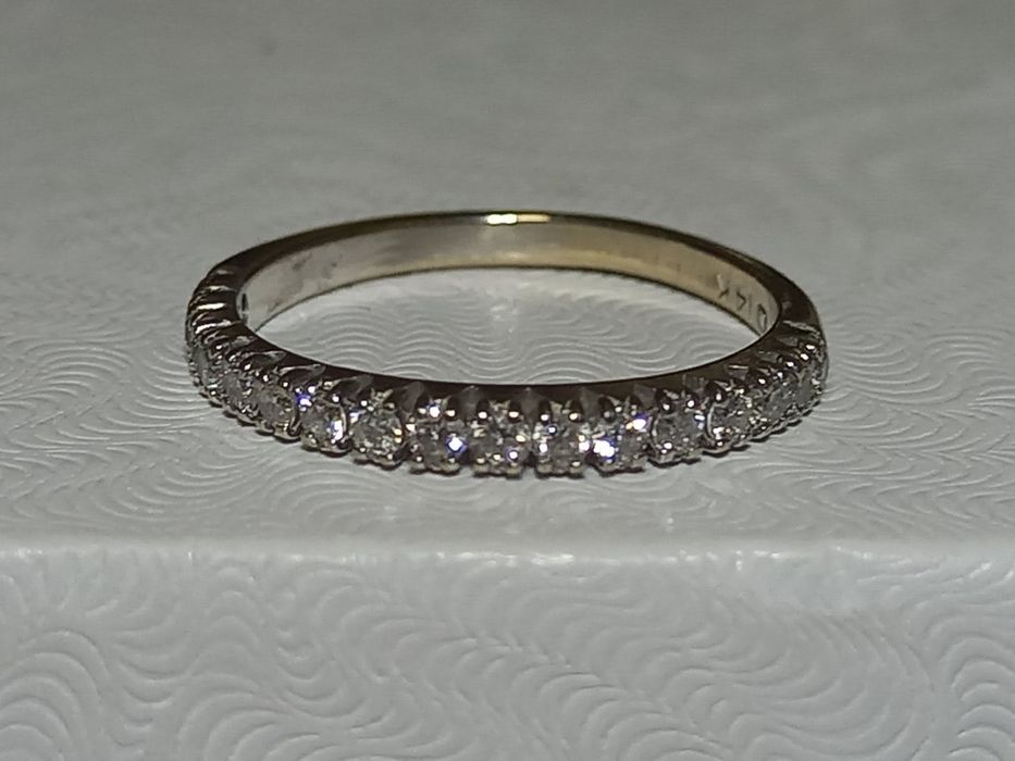 Золотое кольцо с бриллиантами