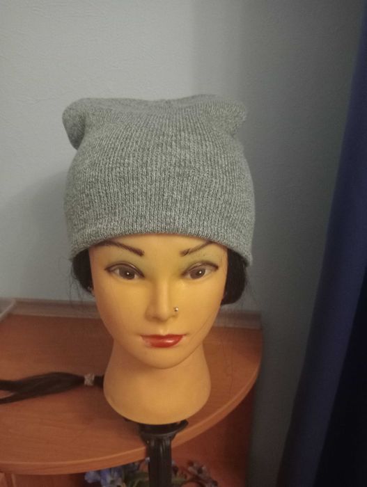 Шапка сіра трикотажна