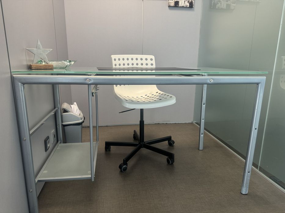 Secretaria em vidro
