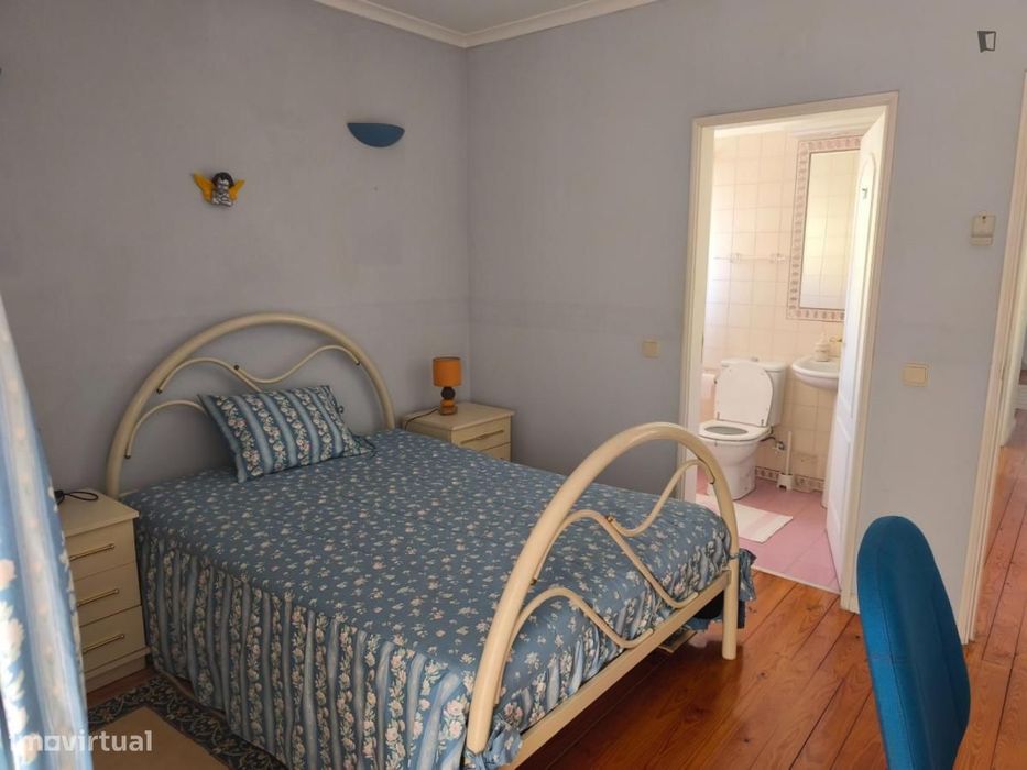 Quarto - localizado em Setubal