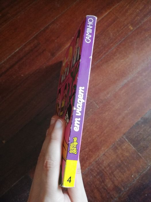 Vendo Livro "Uma Aventura: em Viagem"