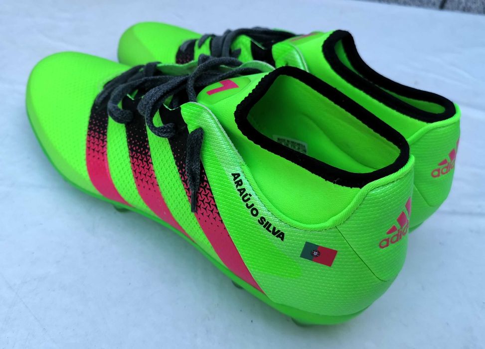 Chuteiras Adidas tamanho 43