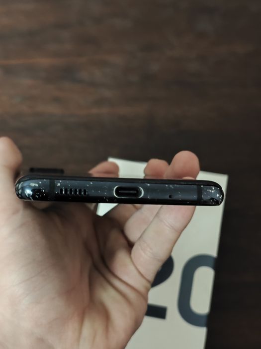 Продам samsung s20 fe 8/256