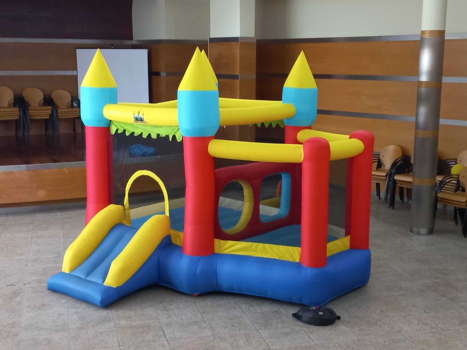 Aluguer de Insufláveis e Trampolins, para festas infantis, aniversários, eventos.