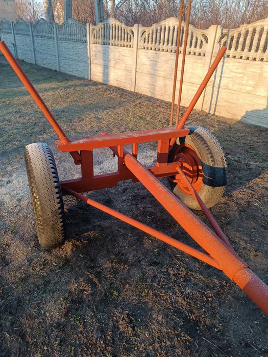 Wóz do ciągnika, regulowany