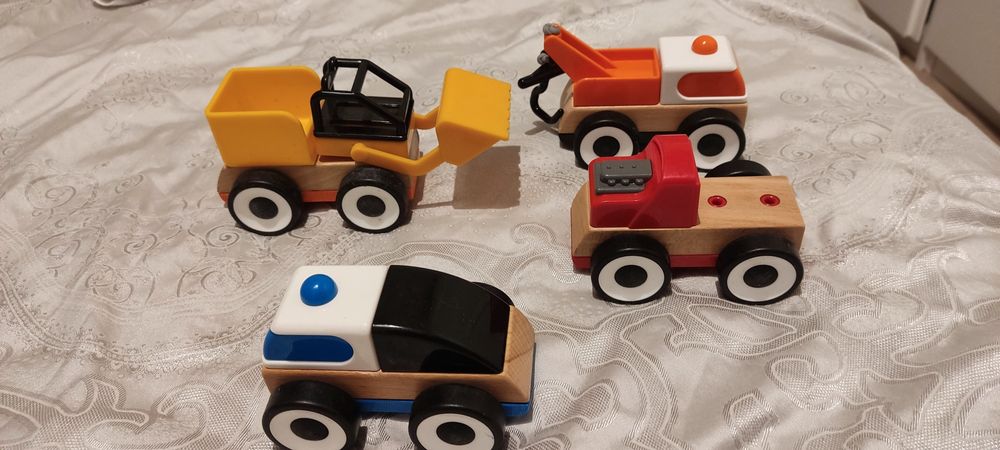 4 samochody dla dzieci drewniano plastikowe Ikea
