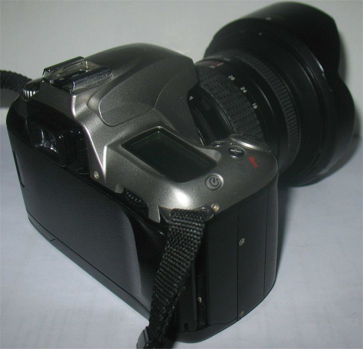 Nikon F55, Lente Tamron AF 19-35mm, Filtro Nikon NC 77mm,Bolsa Soligor