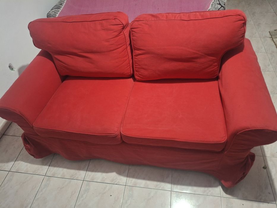 Sofá 2 lugares vermelho