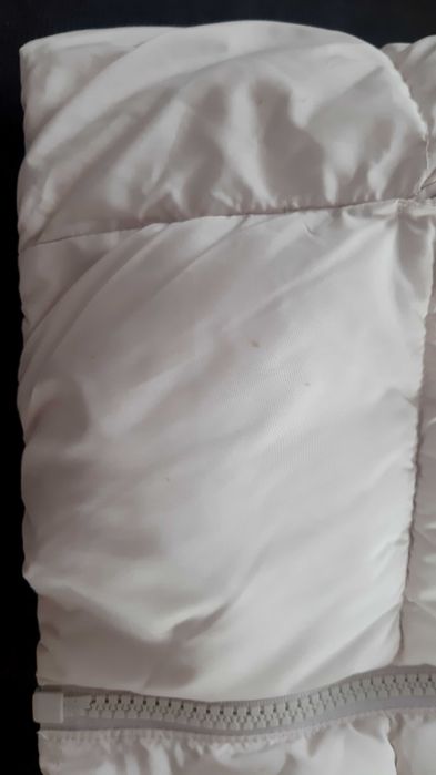 Kurtka zimowa typu puffer r. 120 6-7 lat Zara kremowa ecru