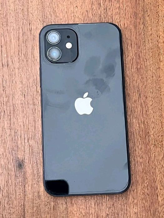 Продам iPhone 12 б/у