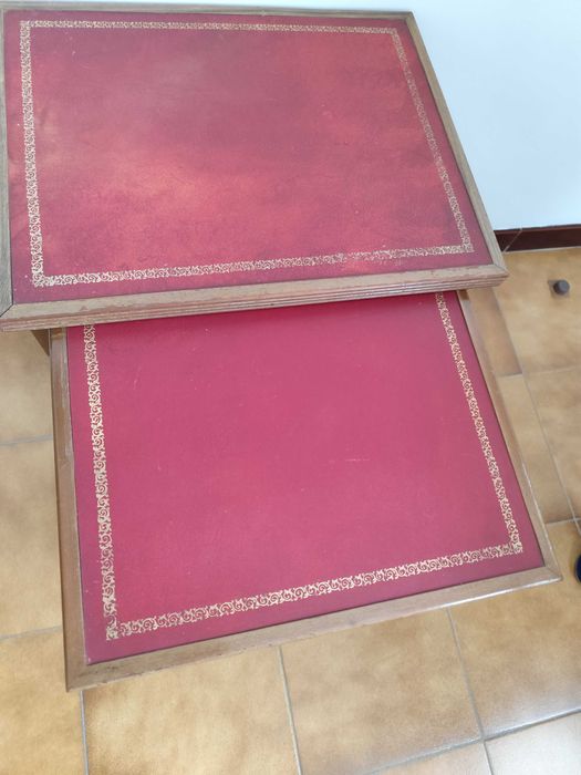 Mesas encaixe tampo couro (antiguidade)