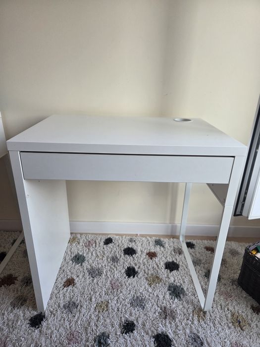 Biurko Ikea z szufladą