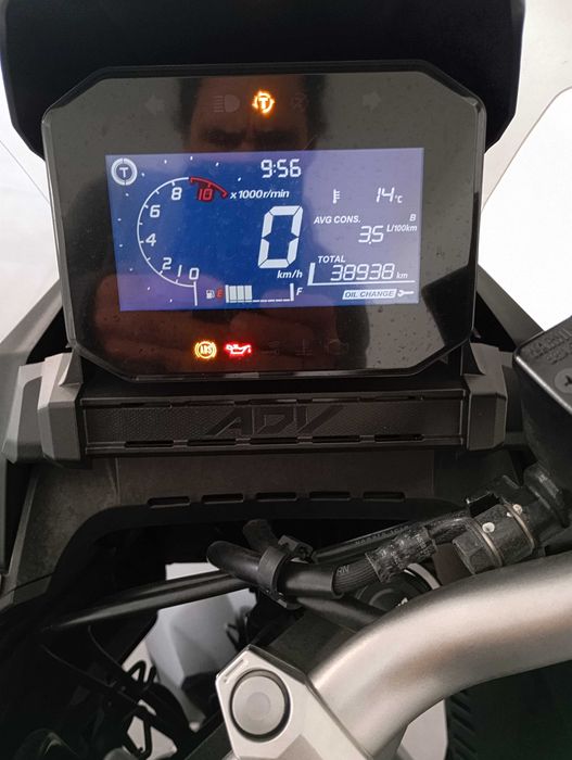 Honda ADV 350c + 2 capacetes + 2 pares de luvas + 2 fatos impermeáveis