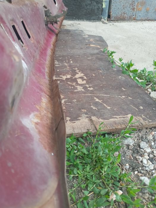 Продам капот газель старого зразку.