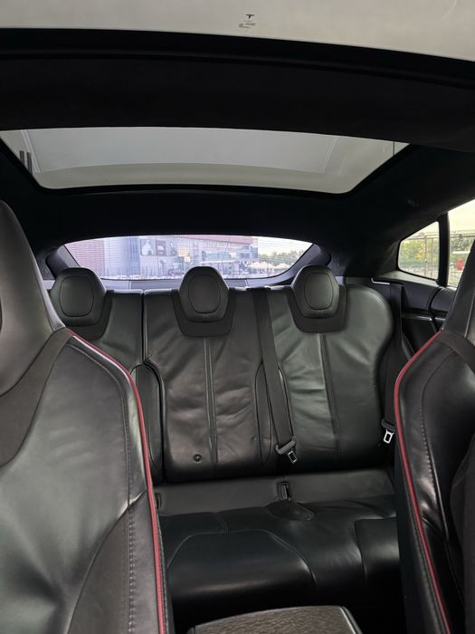 Tesla Model S P85