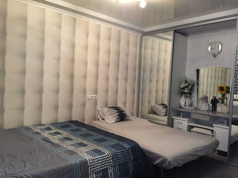 Почасово, неделю или месяц - начало Троещины с газом на 2 этаже