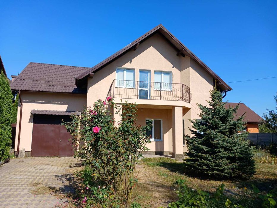 Будинок з незавершеним ремонтом 178м.кв. з гаражем