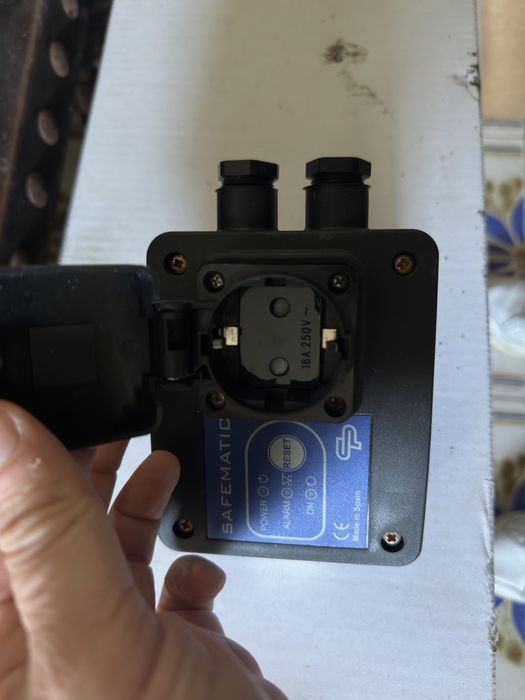 Sistema eletrónico para proteção de bombas Safematic