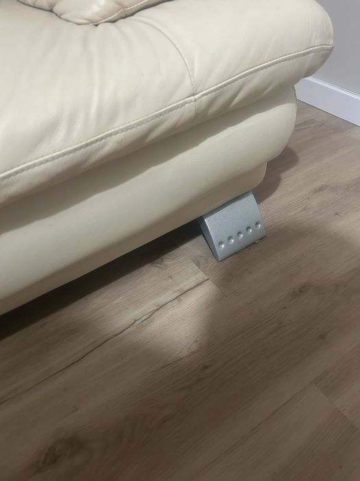Sofas em pele creme