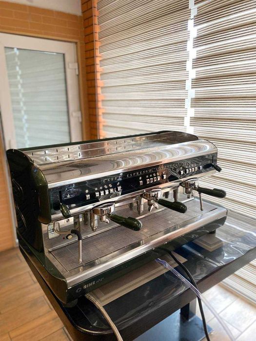 Професійна кавоварка для барів та кафе. GIME Н2°.